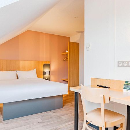 B&B Hotel Poitiers 3 Futuroscope Шассней-дю-Пуату Екстер'єр фото