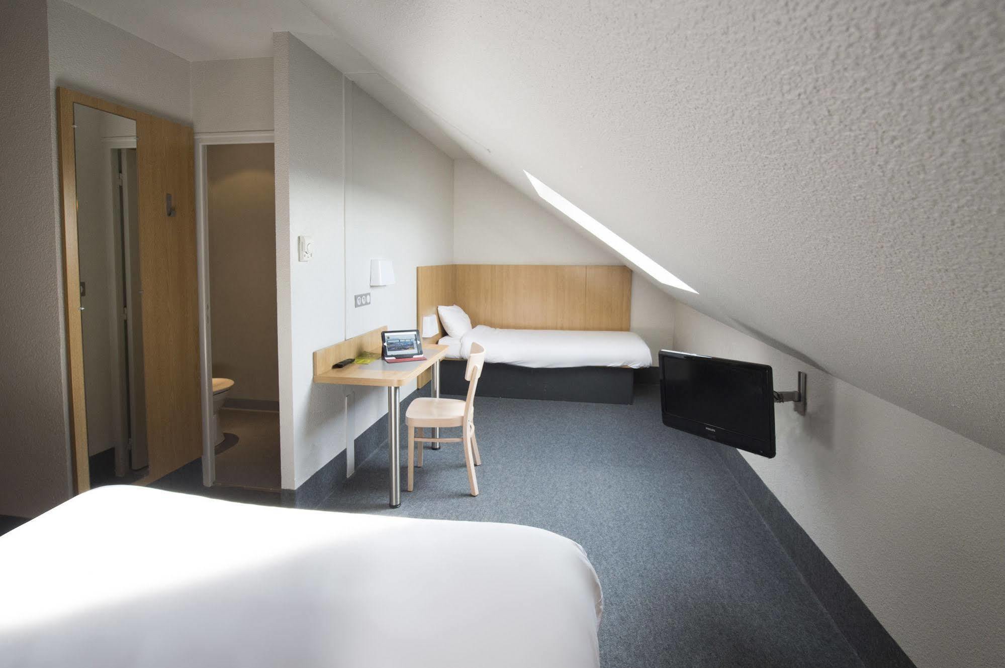 B&B Hotel Poitiers 3 Futuroscope Шассней-дю-Пуату Екстер'єр фото