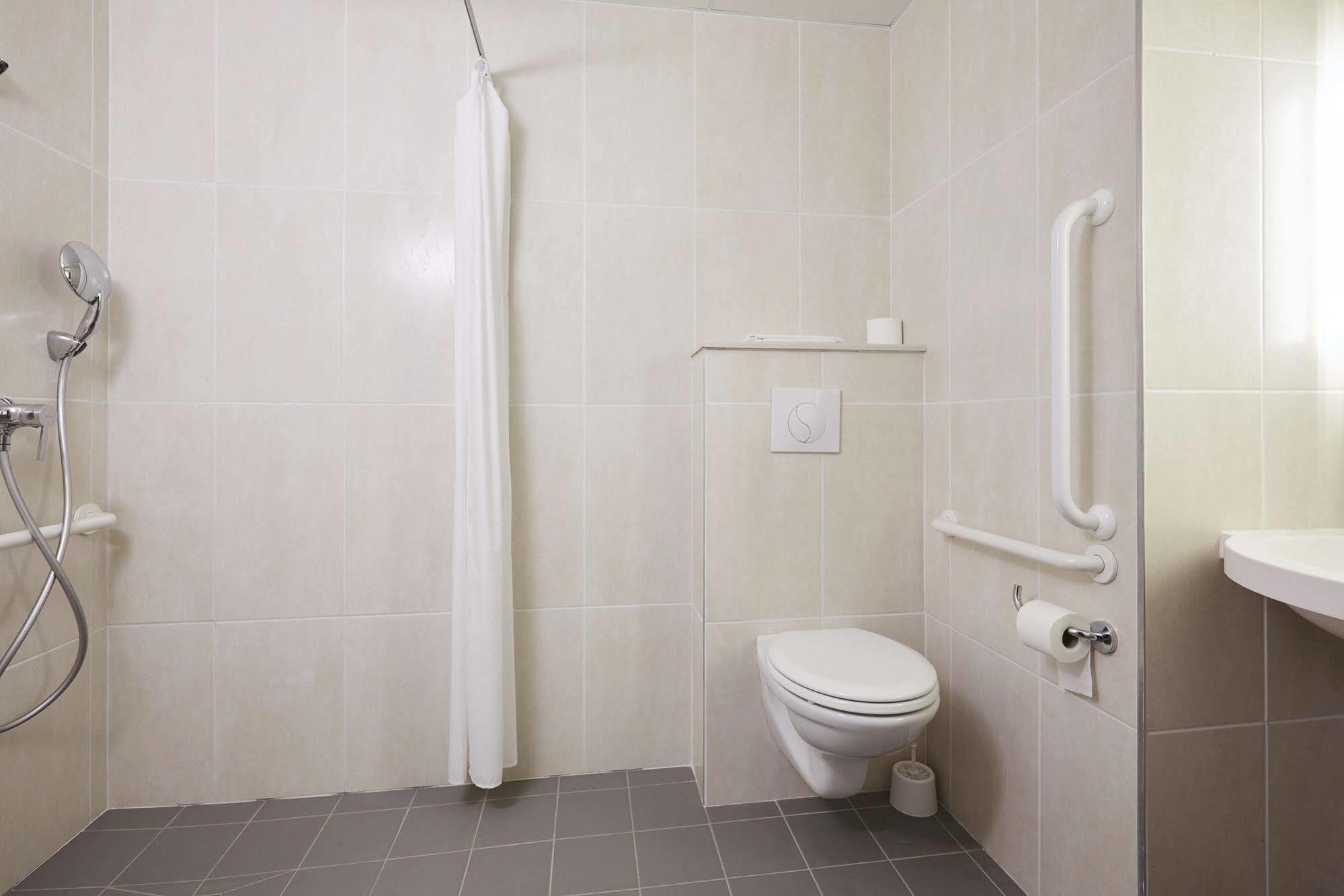 B&B Hotel Poitiers 3 Futuroscope Шассней-дю-Пуату Екстер'єр фото
