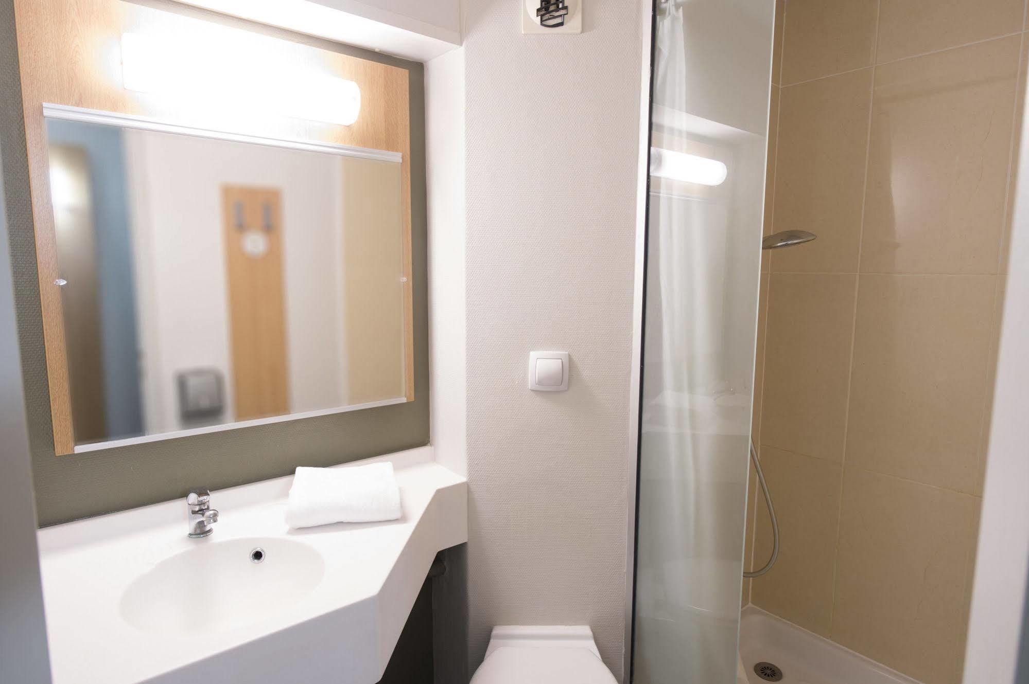 B&B Hotel Poitiers 3 Futuroscope Шассней-дю-Пуату Екстер'єр фото